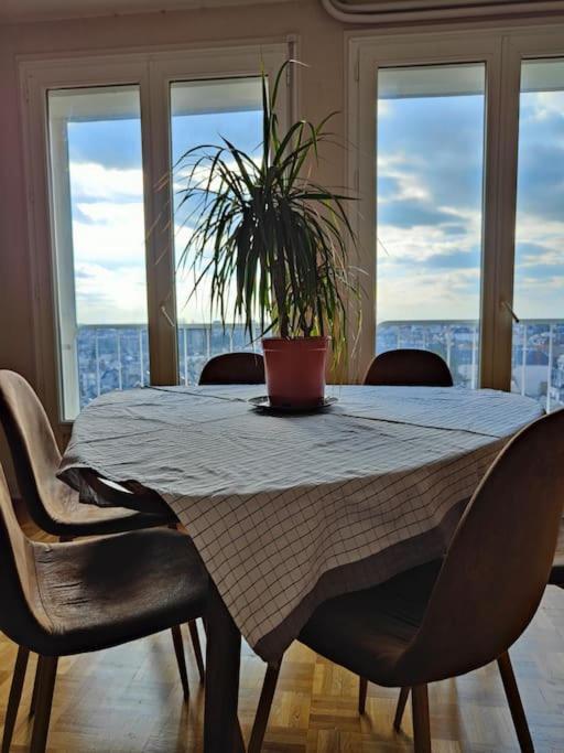 Superbe Appartement Lumineux Avec Vue Imprenable Tours Luaran gambar