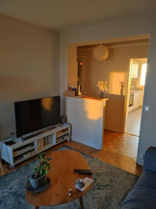 Superbe Appartement Lumineux Avec Vue Imprenable Tours Luaran gambar