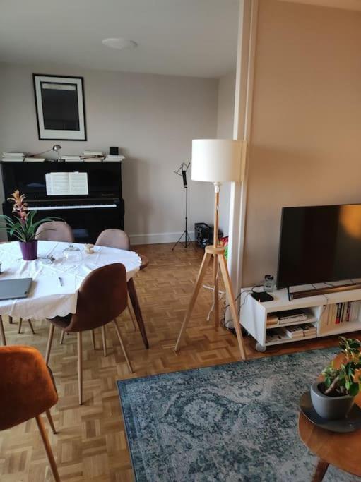 Superbe Appartement Lumineux Avec Vue Imprenable Tours Luaran gambar
