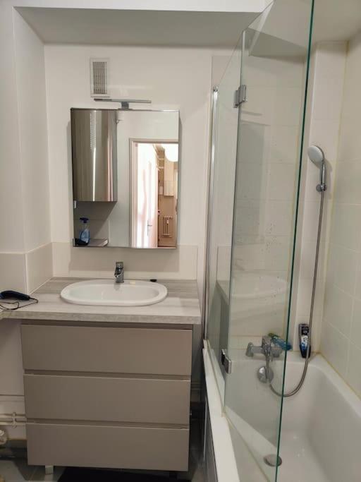 Superbe Appartement Lumineux Avec Vue Imprenable Tours Luaran gambar