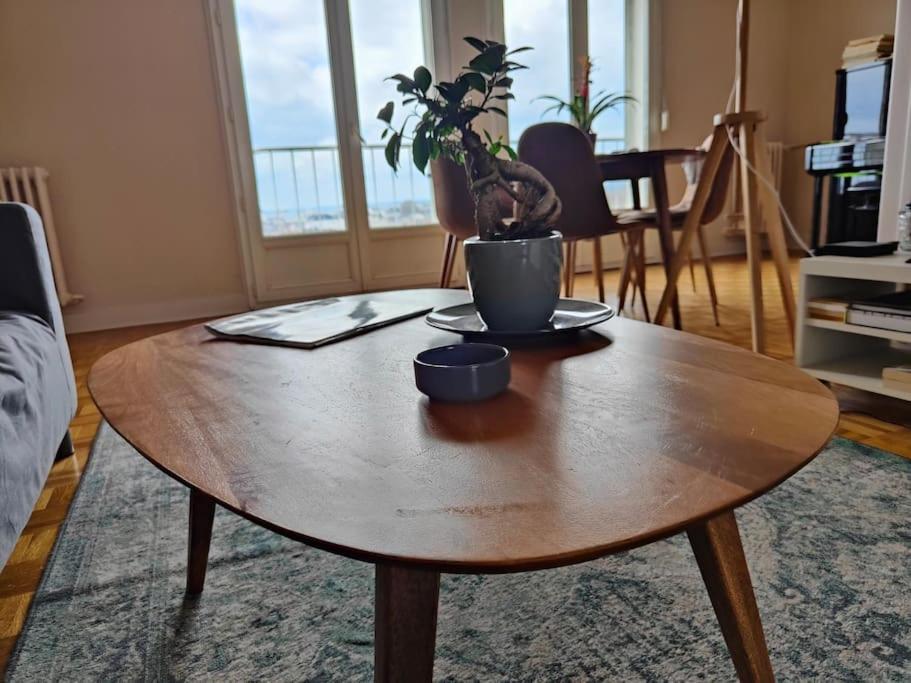 Superbe Appartement Lumineux Avec Vue Imprenable Tours Luaran gambar