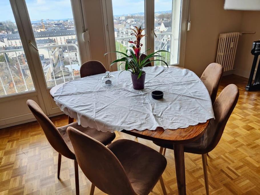 Superbe Appartement Lumineux Avec Vue Imprenable Tours Luaran gambar